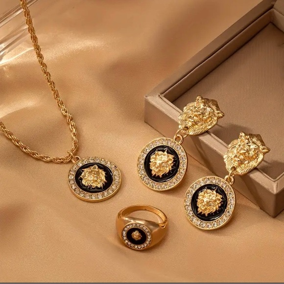 NECKLACE SET: Black w/Gold Tone Lion Head Enamel Charm 3 Piece Set, NIP - Picture 4 of 12